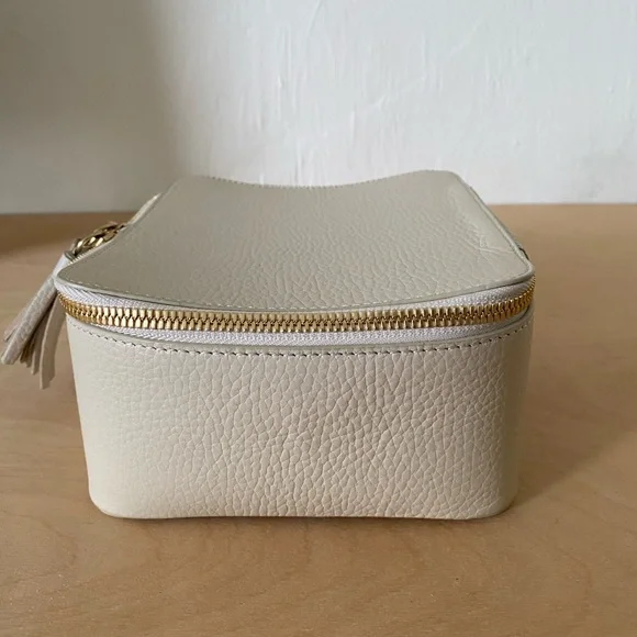 Cuyana Jewelry Case - Picture 5 of 8